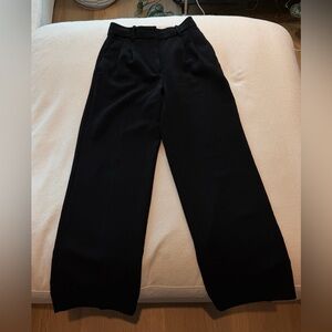 Aritzia Effortless Pants Black - Size 0